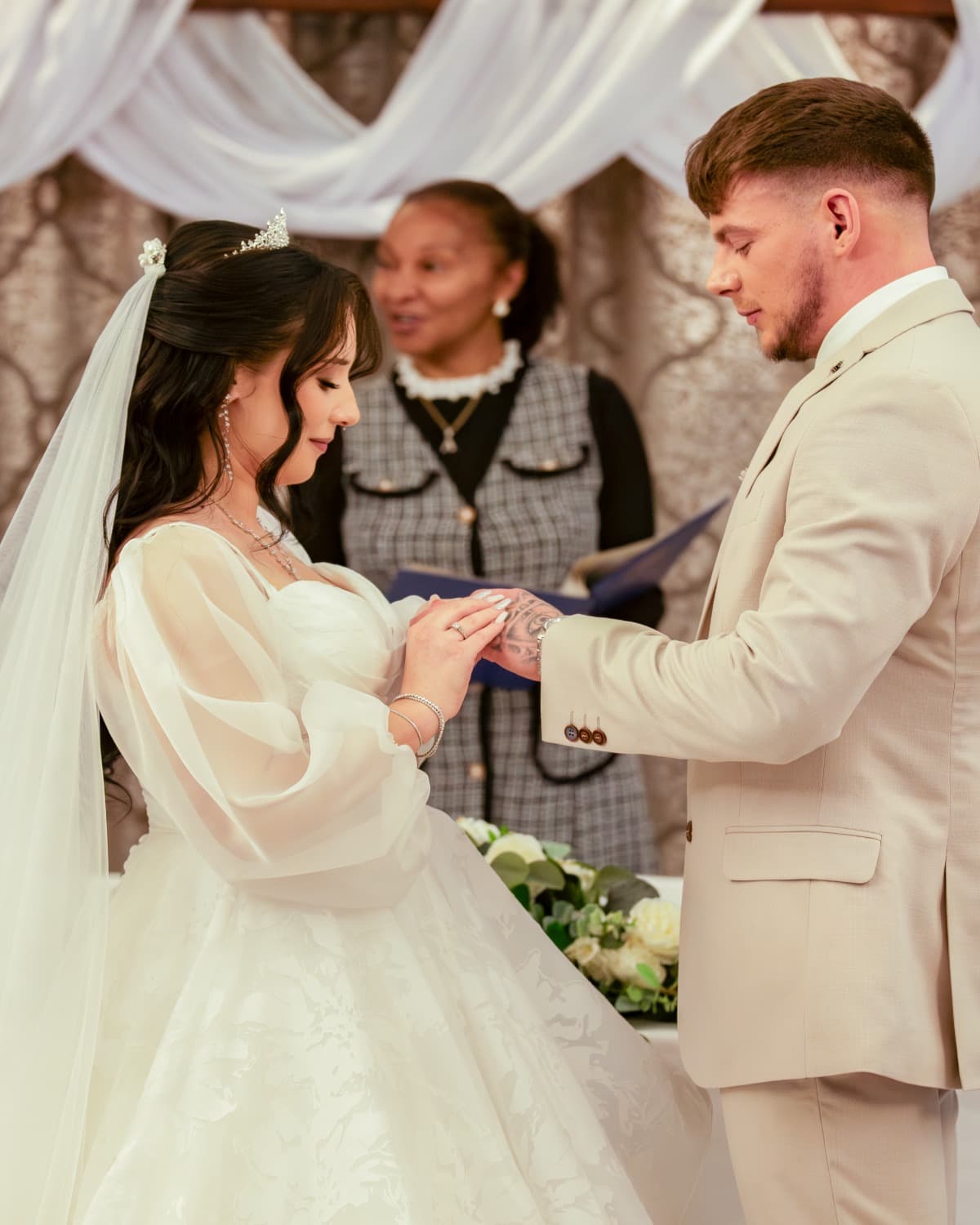 Love in Bloom: A Beautiful Wedding at Pinewood Hotel